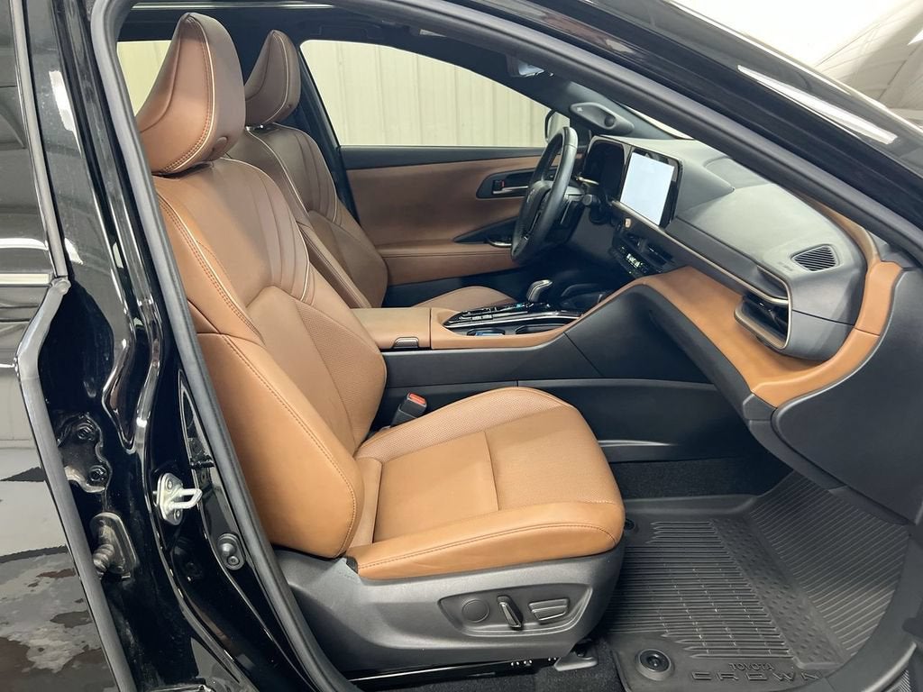 2025 Toyota Crown Signia XLE
