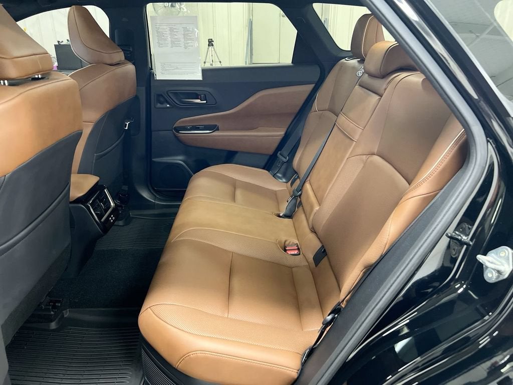 2025 Toyota Crown Signia XLE