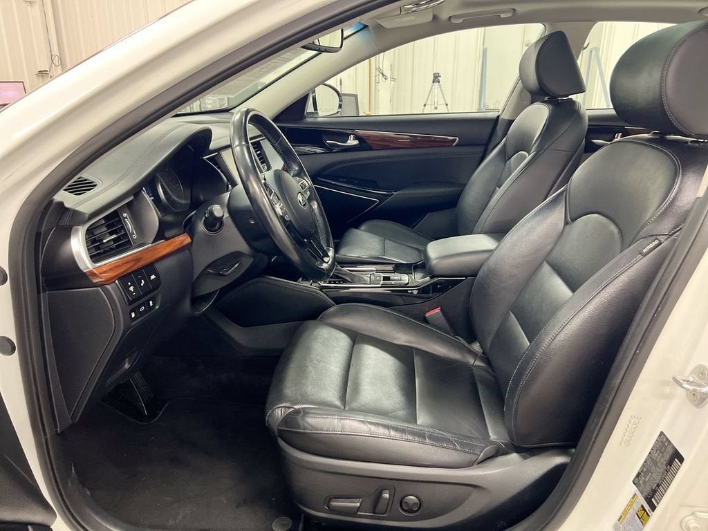 2019 Kia Cadenza Technology