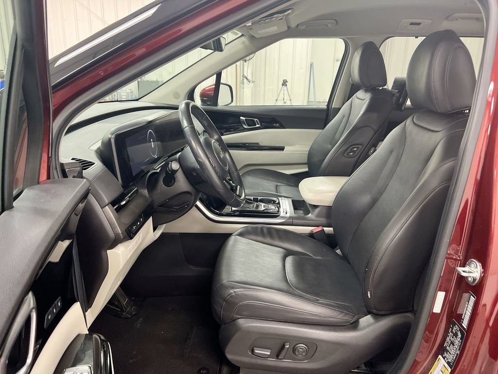 2024 Kia Carnival SX