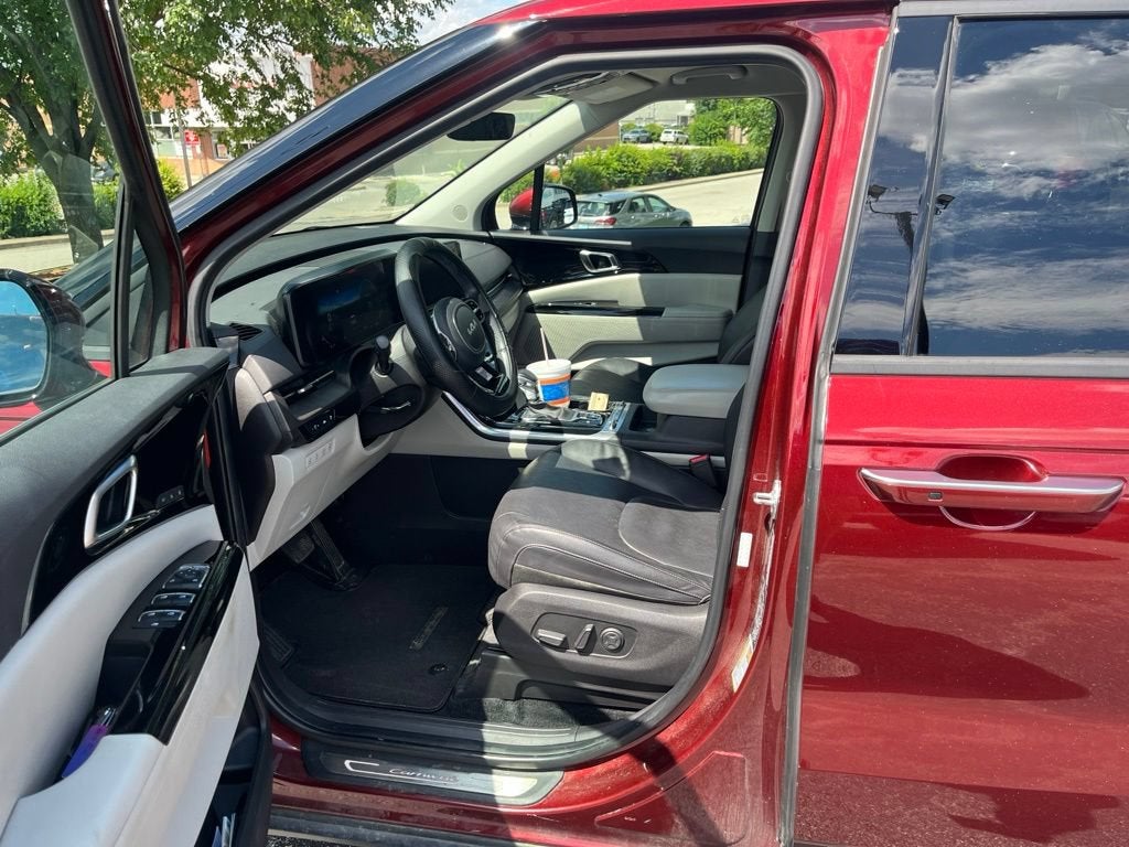2024 Kia Carnival SX