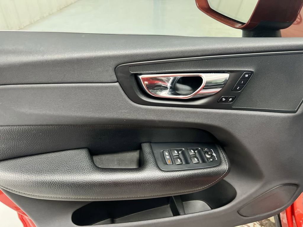 2019 Volvo XC60 Momentum