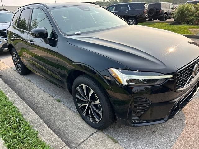 2023 Volvo XC60 Plus Dark Theme