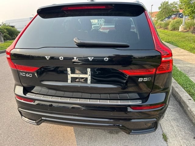 2023 Volvo XC60 Plus Dark Theme