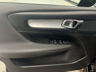 2023 Volvo XC40 Core