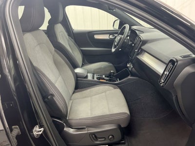 2023 Volvo XC40 Core