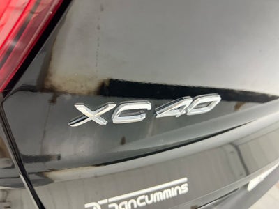 2023 Volvo XC40 Core
