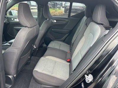 2023 Volvo XC40 Core