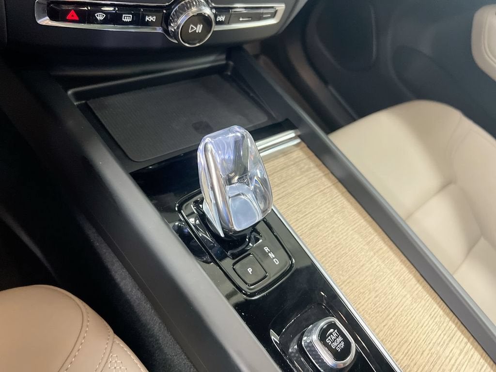 2026 Volvo XC60 Plus