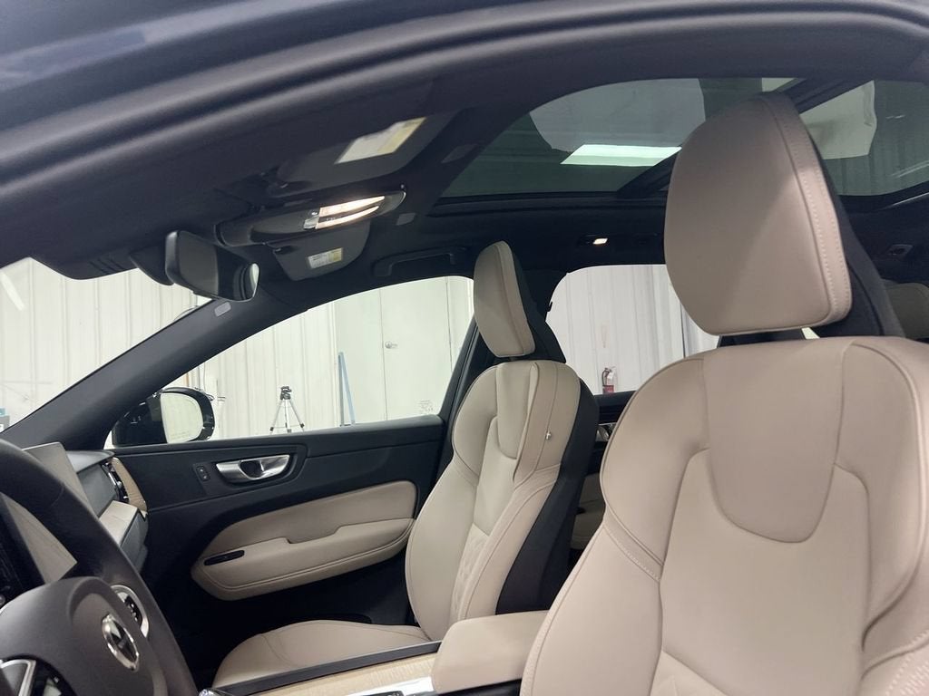 2026 Volvo XC60 Plus