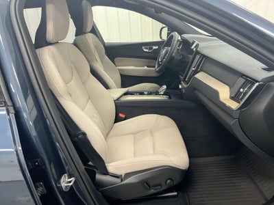 2026 Volvo XC60 Plus