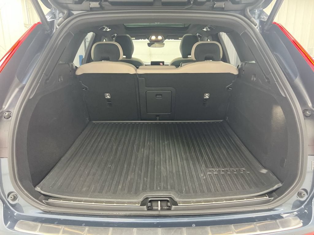 2026 Volvo XC60 Plus