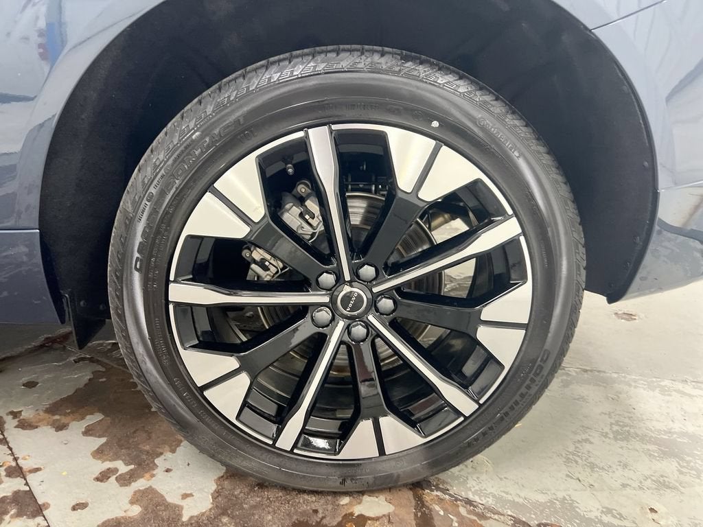2026 Volvo XC60 Plus