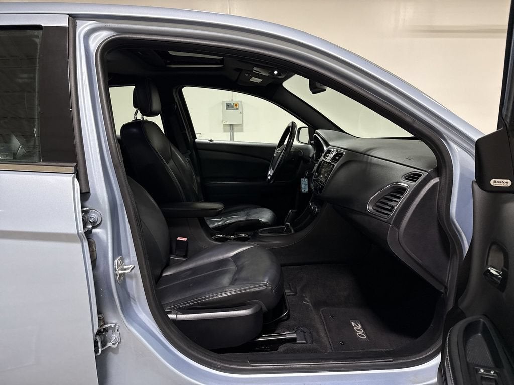 2014 Chrysler 200 Limited