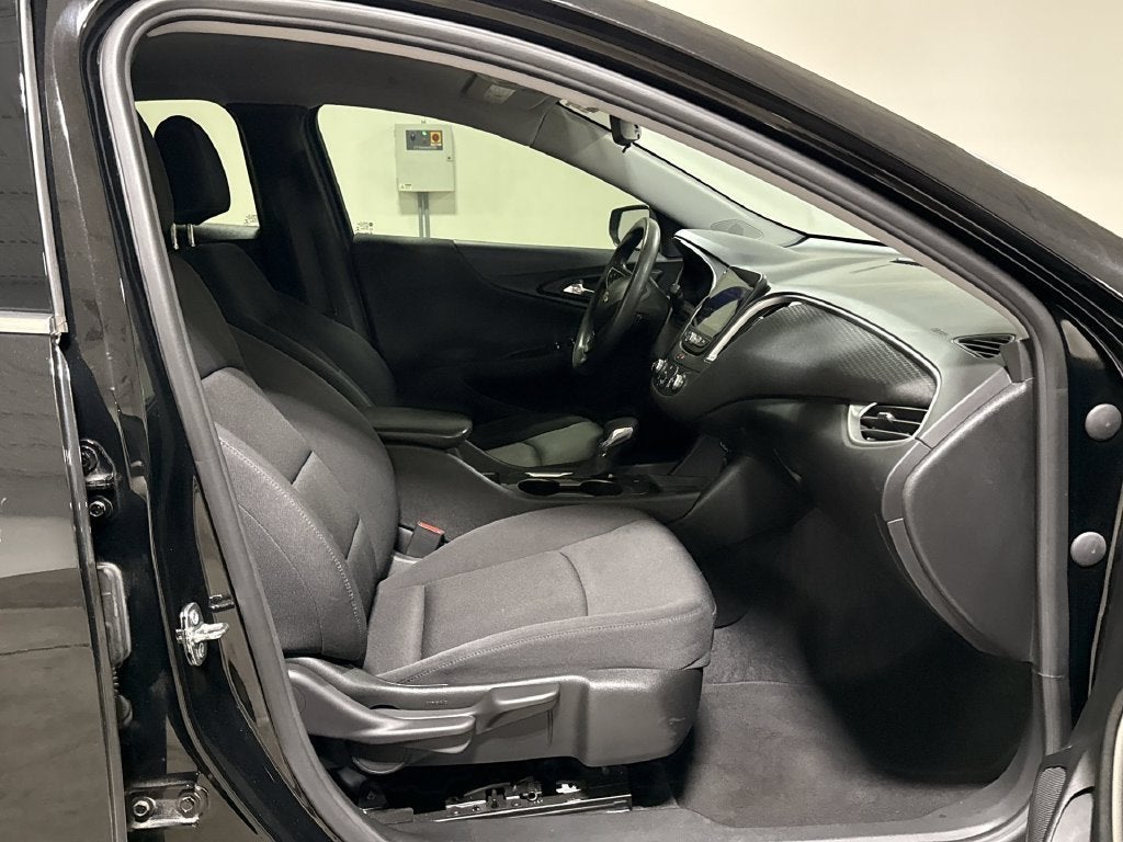 2022 Chevrolet Malibu LS