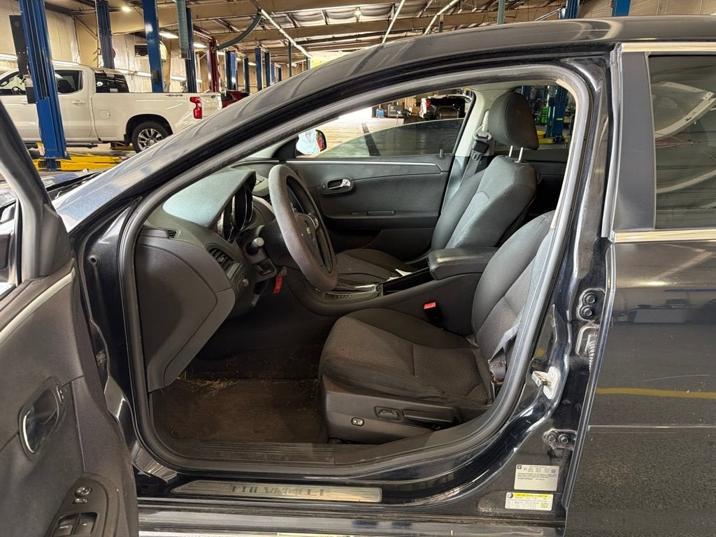 2011 Chevrolet Malibu LT w/1LT