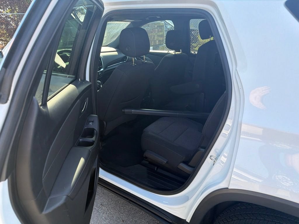 2022 Chevrolet Traverse LT Cloth
