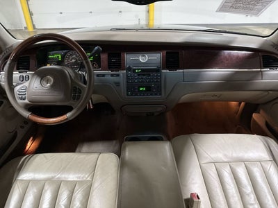 2003 Lincoln Town Car Signature