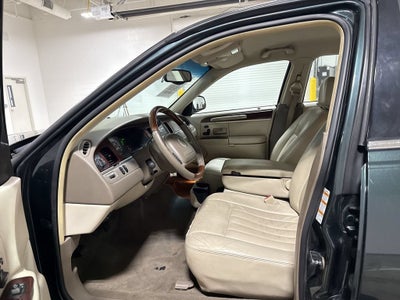 2003 Lincoln Town Car Signature