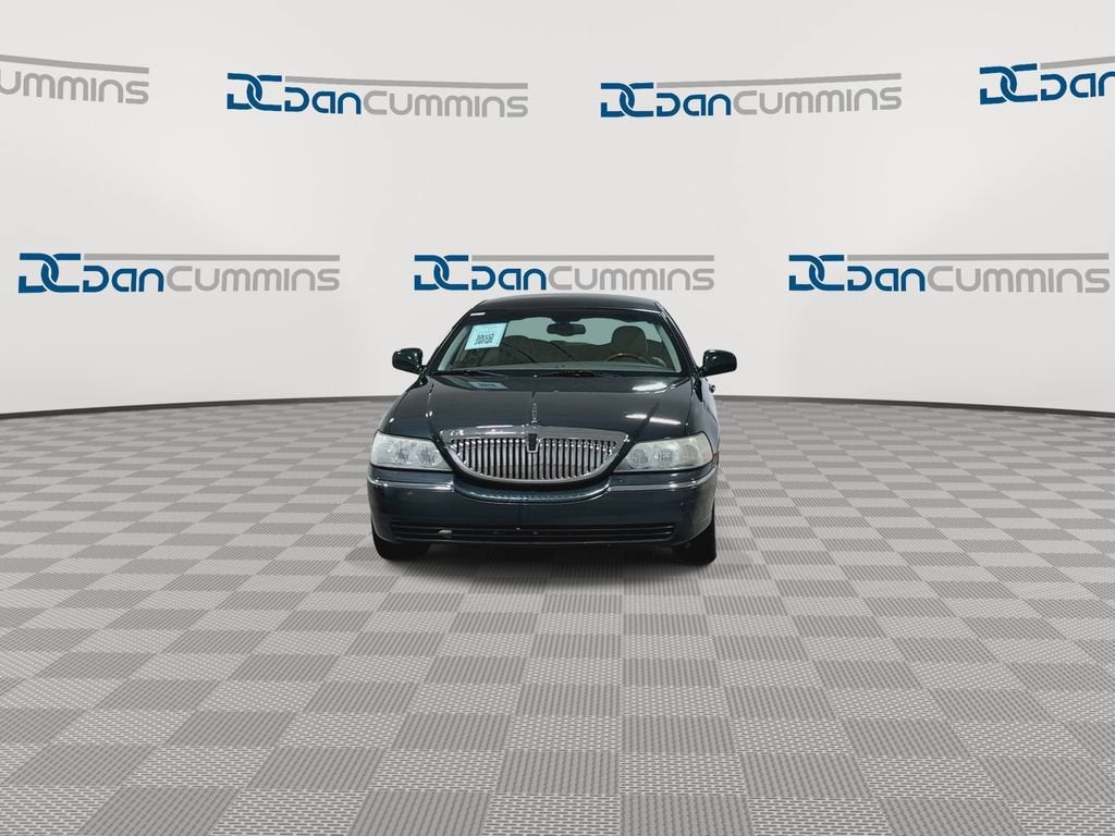2003 Lincoln Town Car Signature