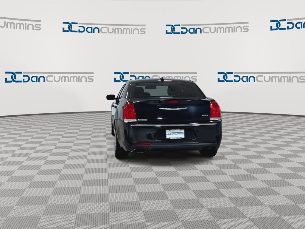 2018 Chrysler 300 Touring L