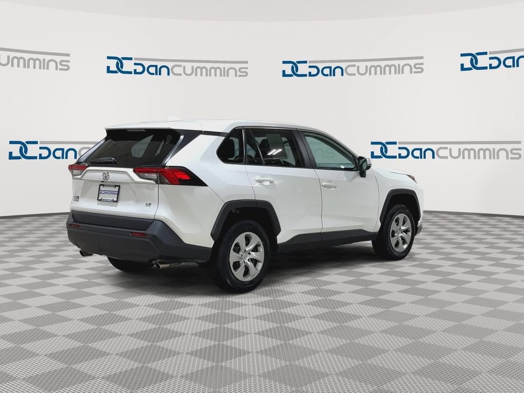 2022 Toyota RAV4 LE