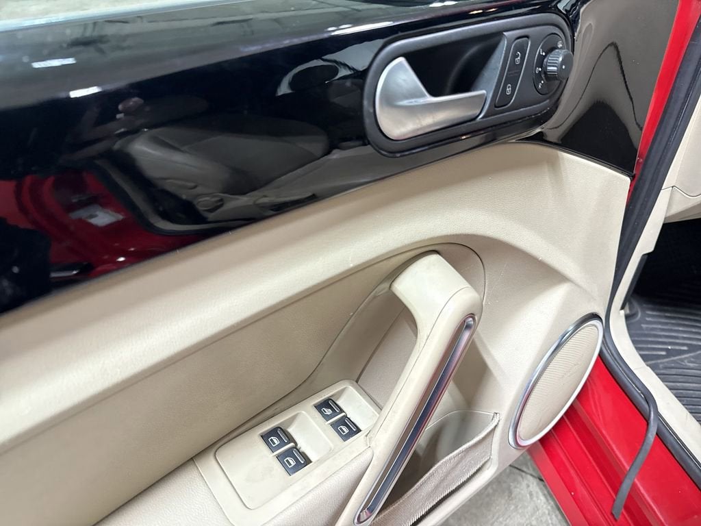 2013 Volkswagen Beetle Convertible 2.0T