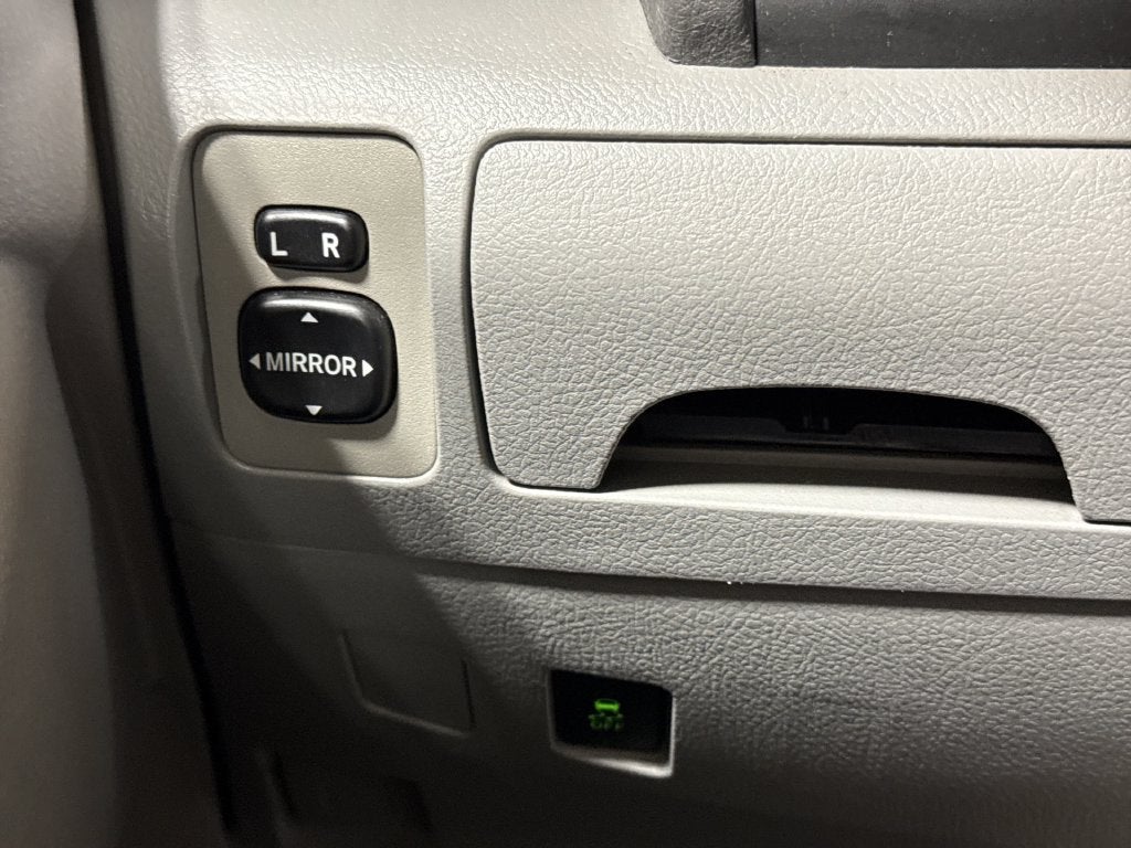 2010 Toyota Camry 4dr Sdn I4 Man (Natl)
