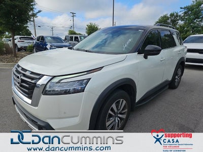 2024 Nissan Pathfinder SL