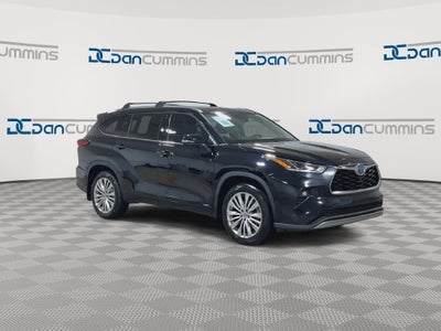 2023 Toyota Highlander Hybrid Platinum