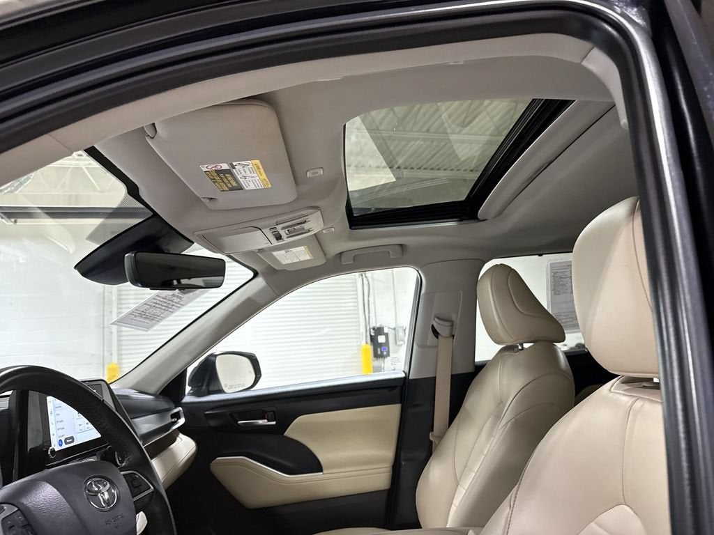 2024 Toyota Highlander Hybrid XLE