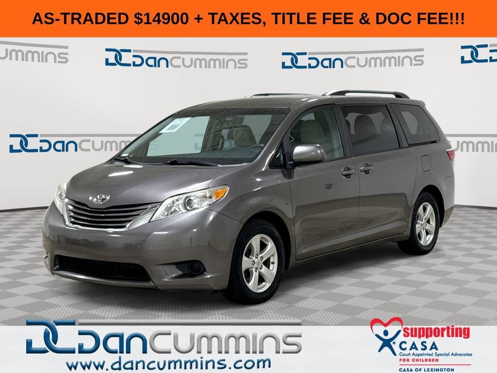 2017 Toyota Sienna LE Auto Access Seat