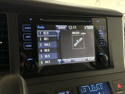 2017 Toyota Sienna LE Auto Access Seat