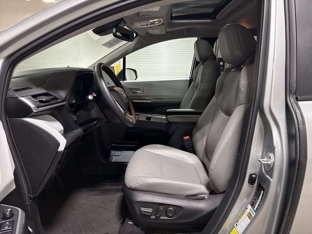 2025 Toyota Sienna XLE