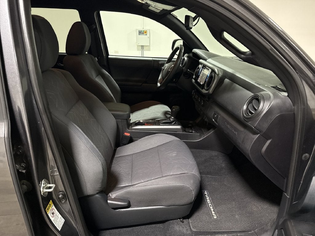 2016 Toyota Tacoma SR
