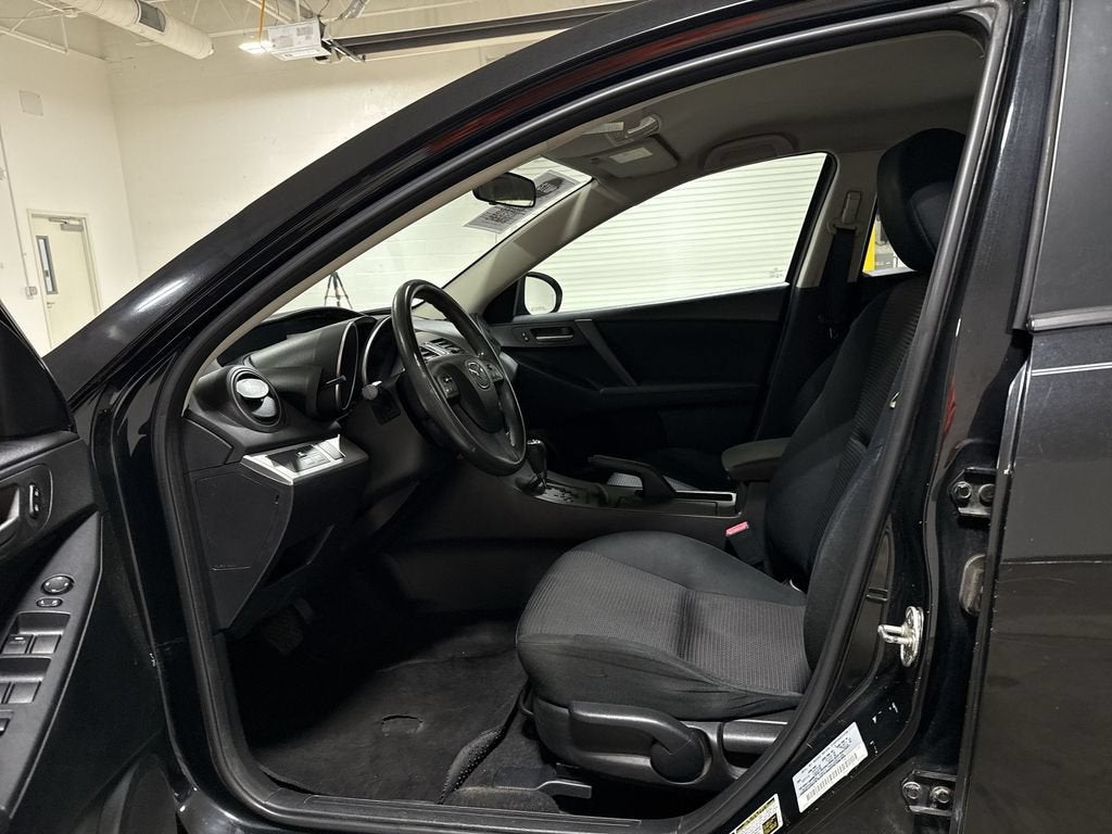 2013 Mazda Mazda3 i Sport