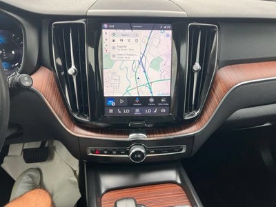 2023 Volvo XC60 Plus Bright Theme